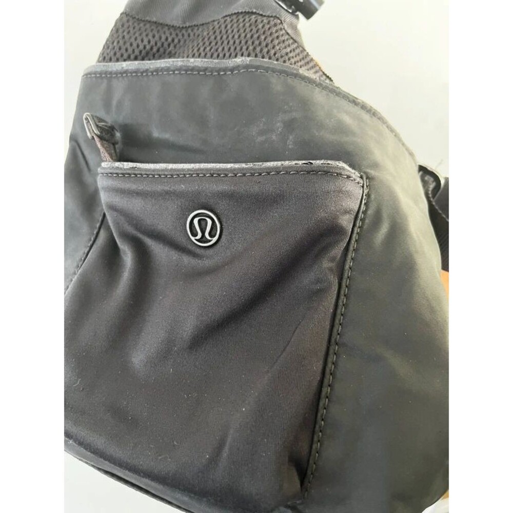 Lululemon activity bag